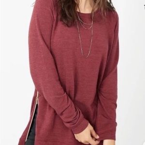 Stella & Dot The Crush It pullover in burgundy small